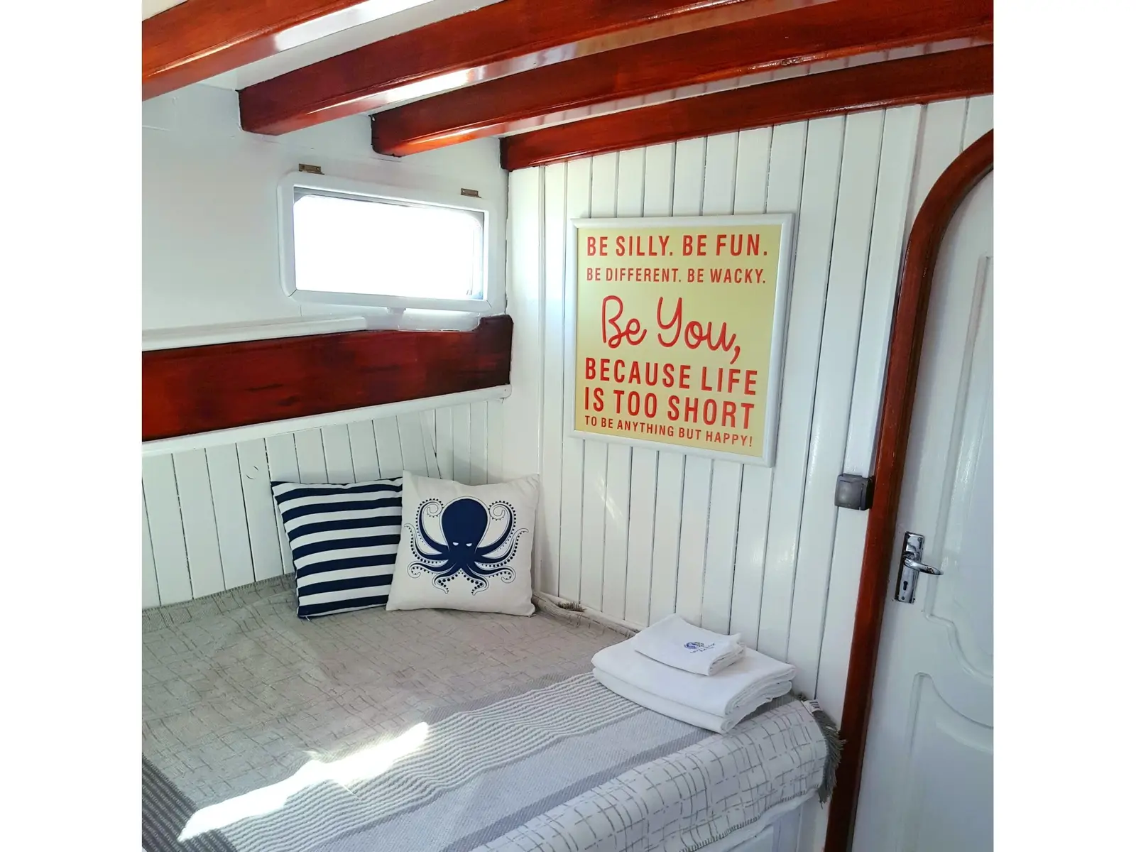 Ahmet CAN 3, Interior image