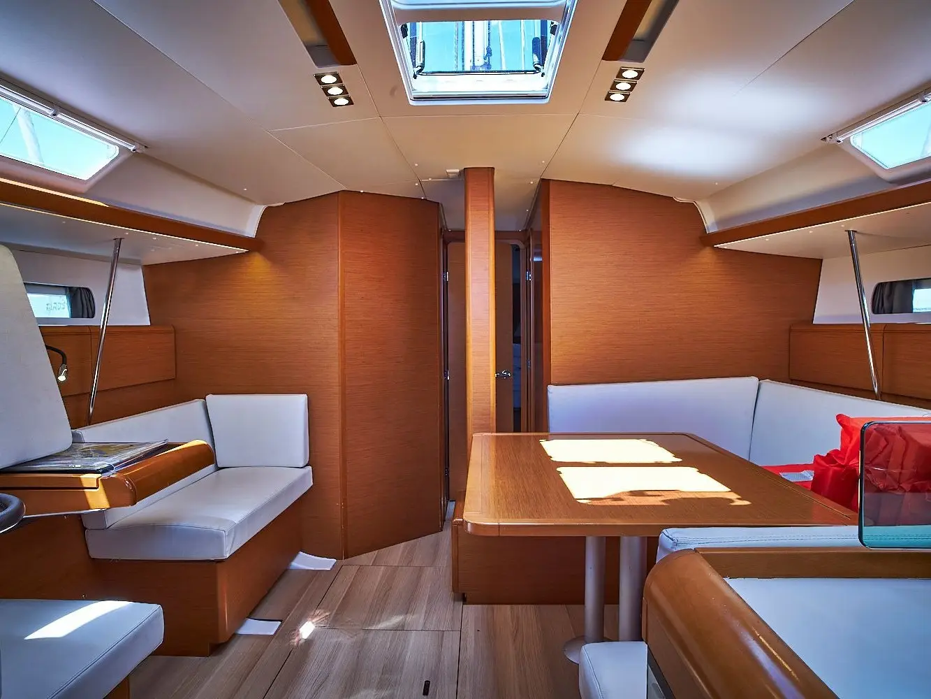 Una Bella Ria, Interior image