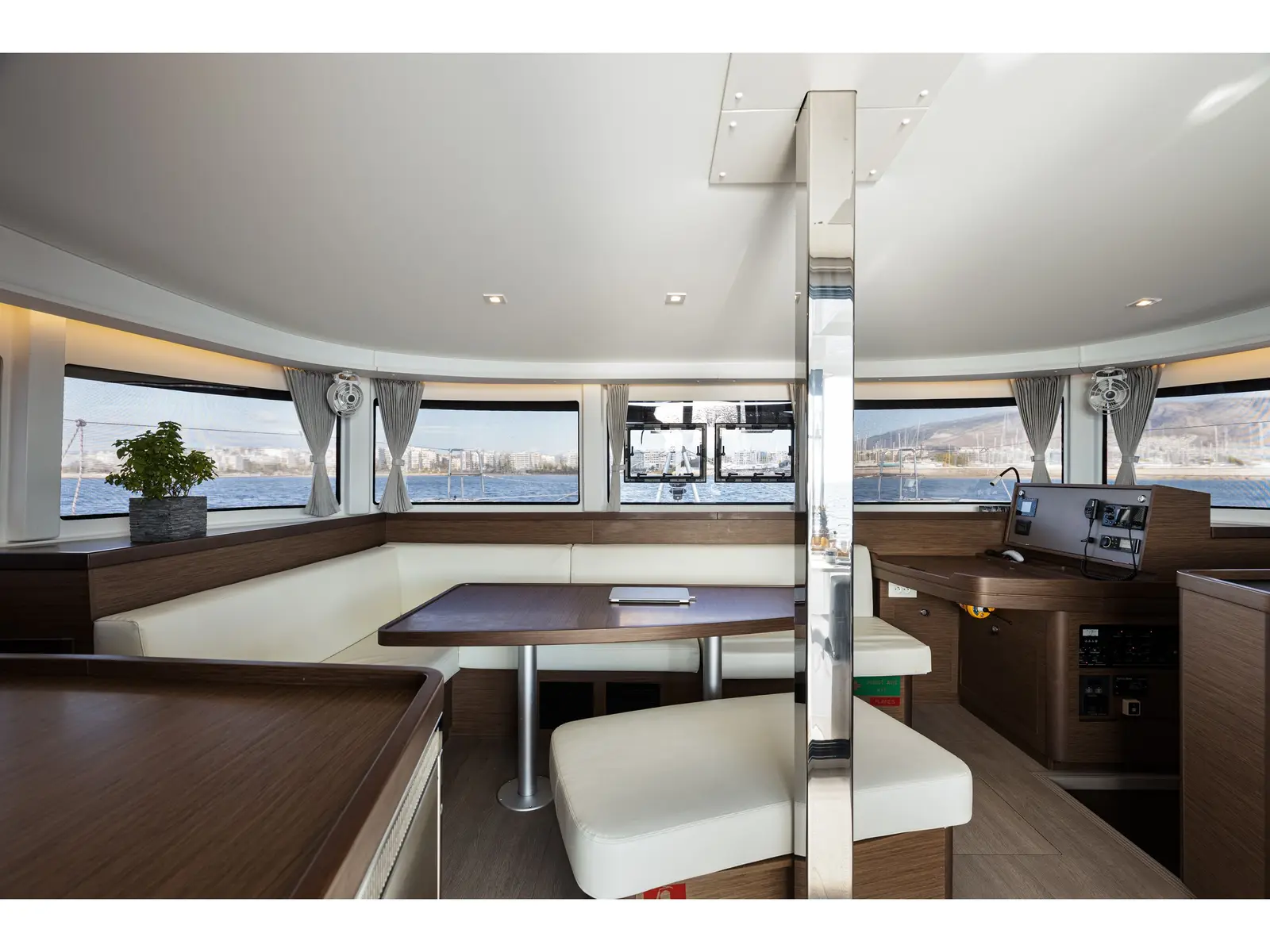 Notorious, Interior image