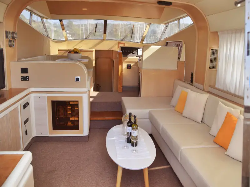 New Style , Interior image
