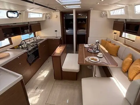 COOKIE, Interior image