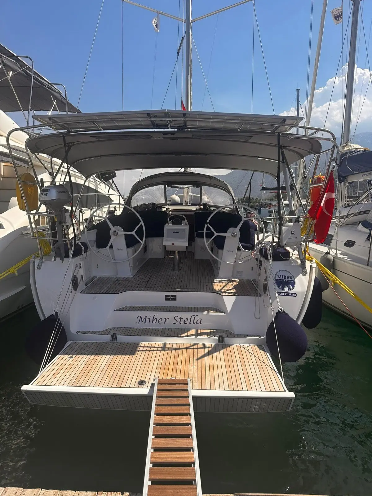 Miber Stella, photograph 7