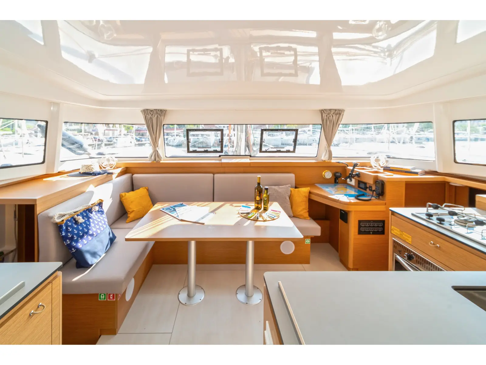 First Glimpse, Interior image