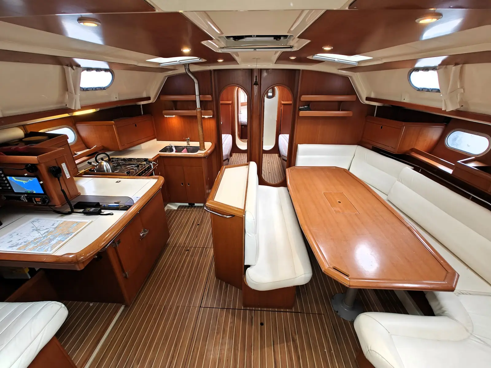 Triskell, Interior image
