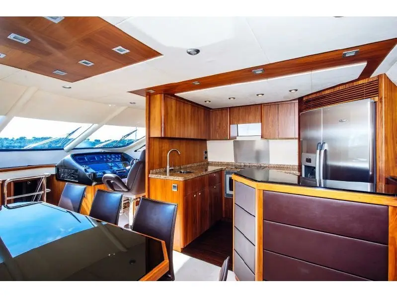 Premium, Interior image