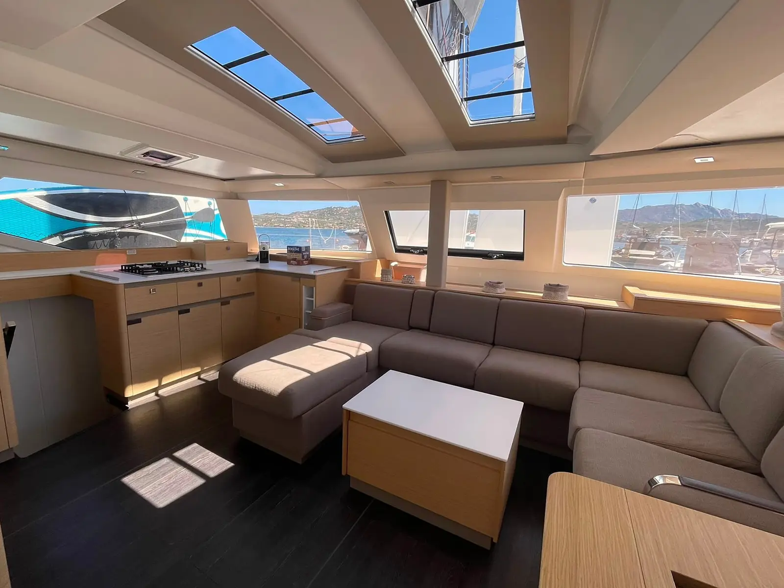 Heidsieck, Interior image