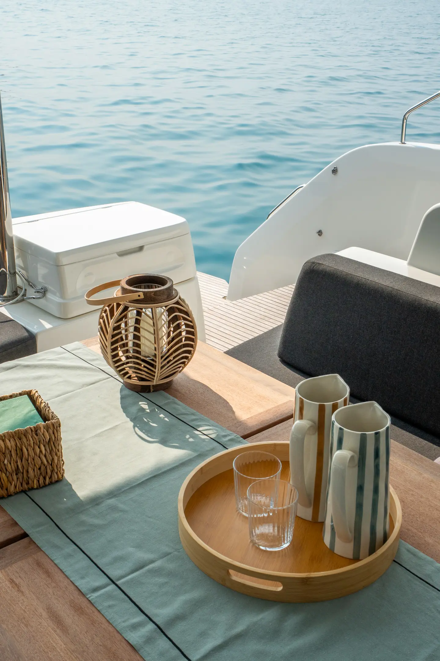Paco - Premium line , Cockpit table detail