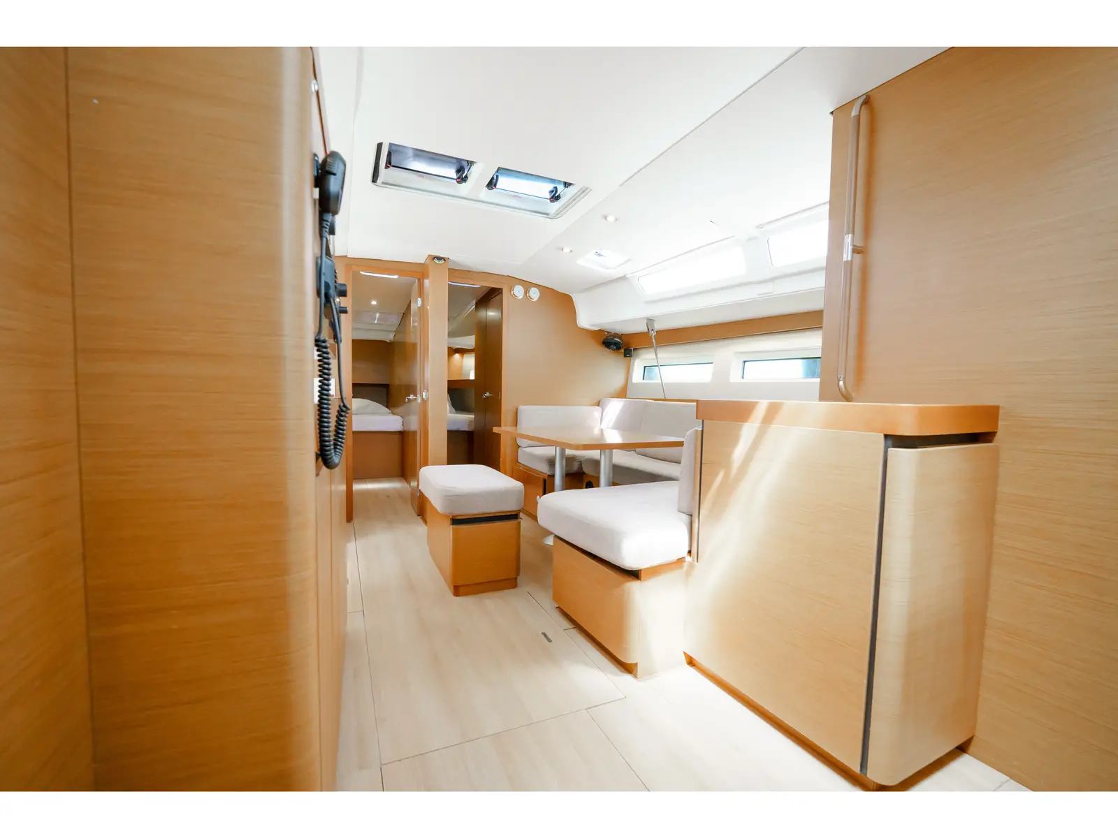 Kalm, Interior image