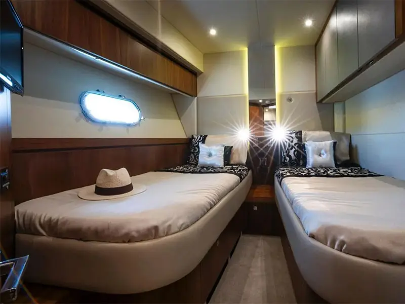 Goldeneye, Sunseeker Manhattan 73
