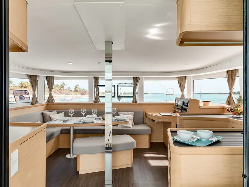 Midas, Interior image