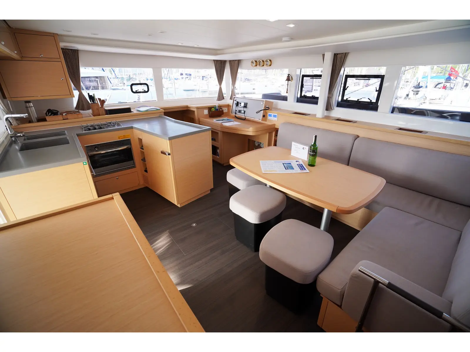 Big Dream, Interior image