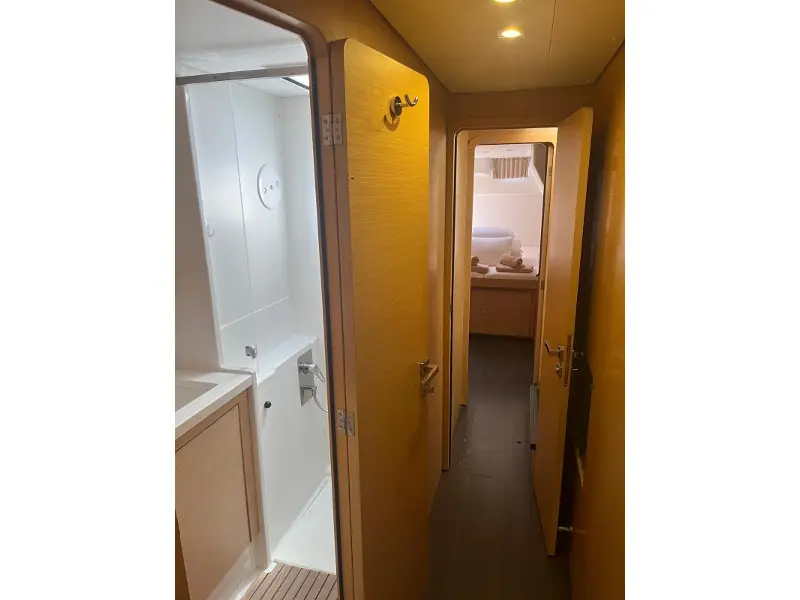 CARIAMA (air condition, generator, water maker, flybridge), photograph 16