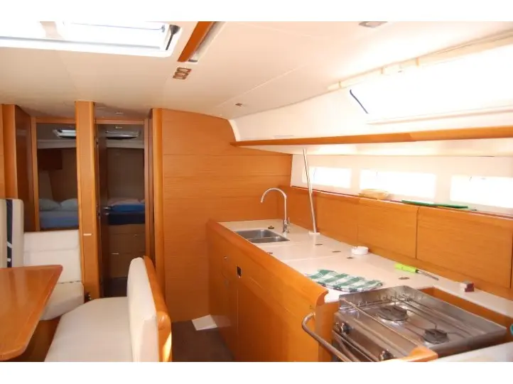 Alboran Champagne (Mallorca), Interior image
