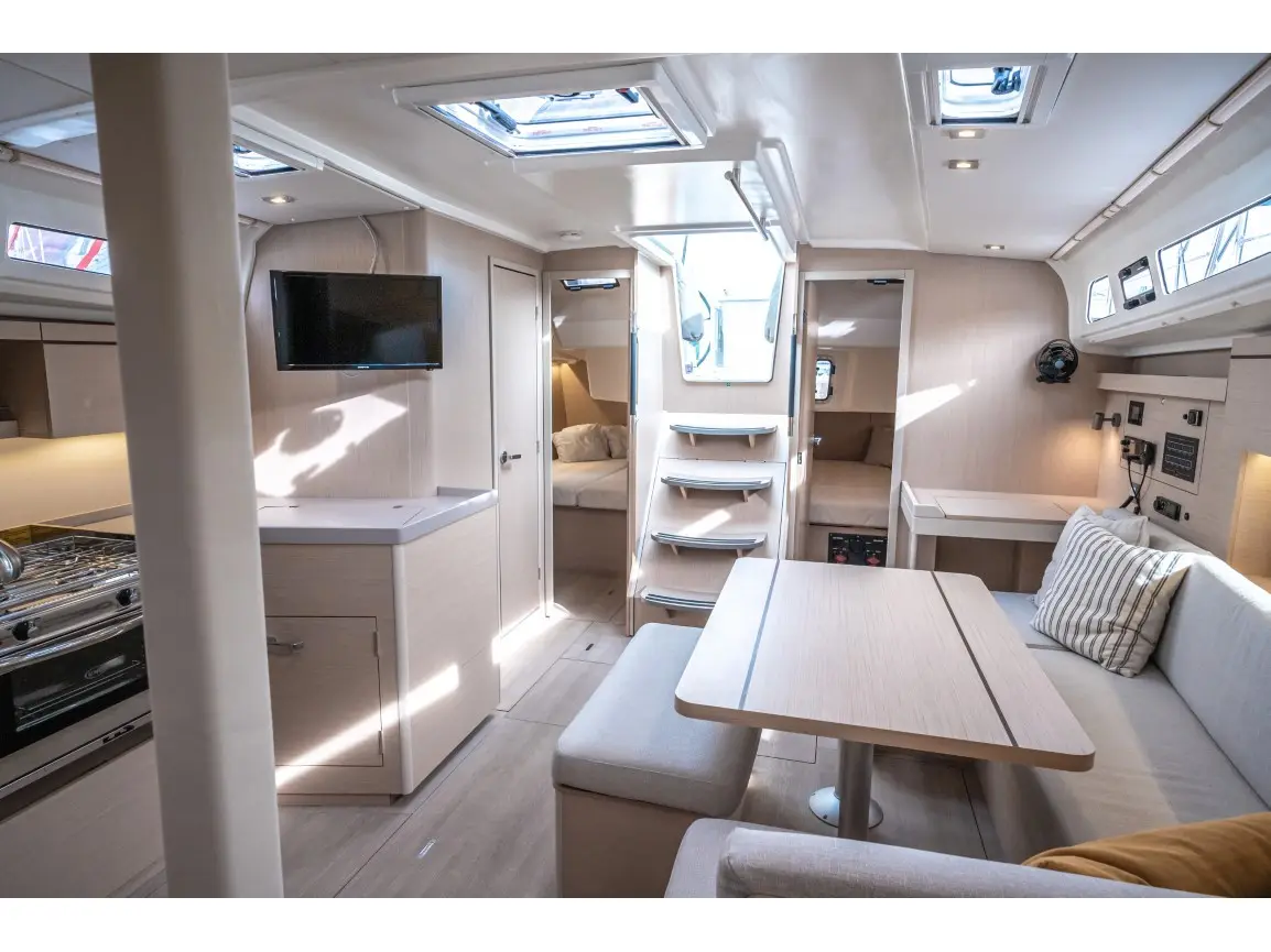 KEIKI, Interior image