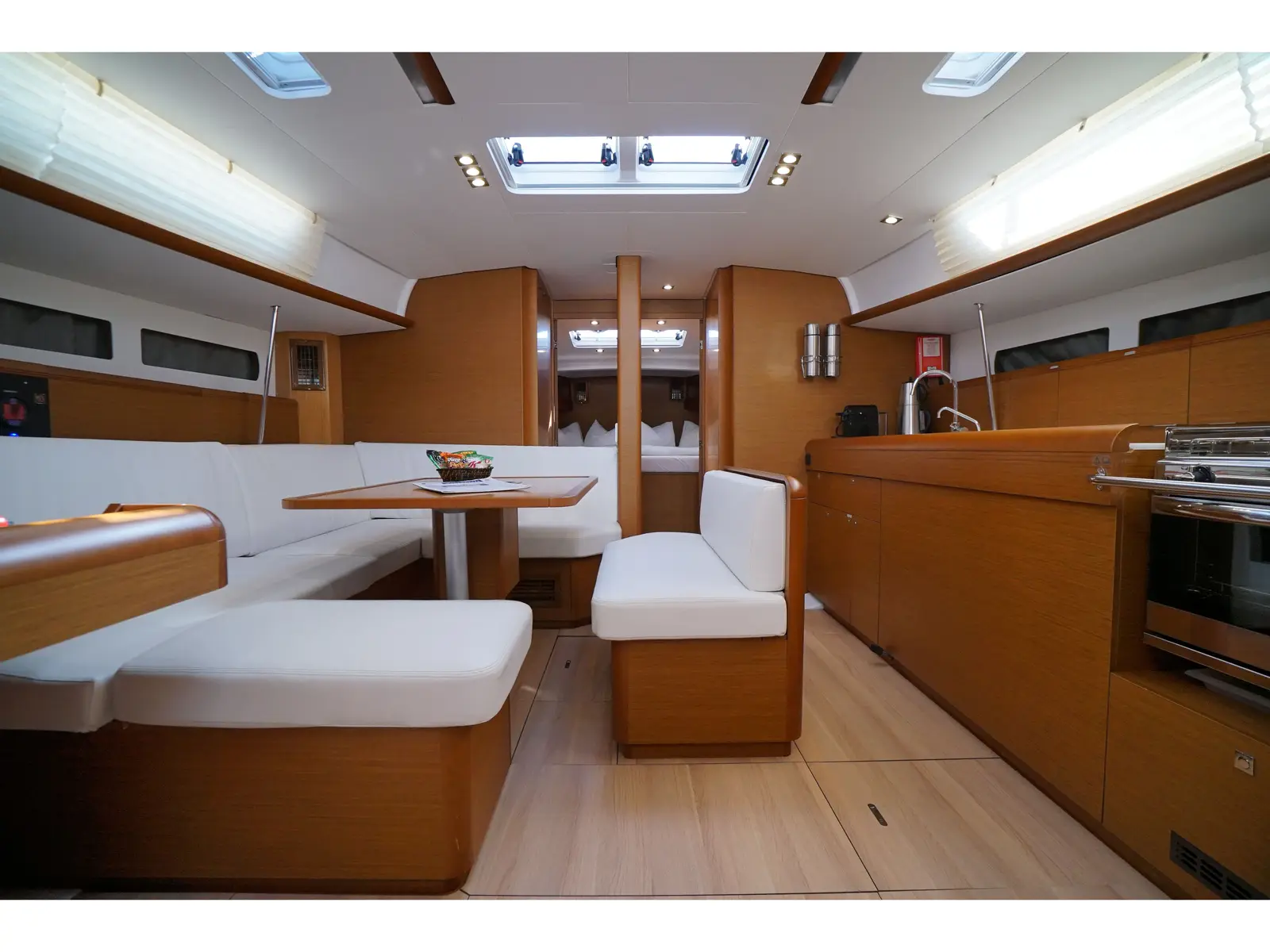 Capricorn, Interior image