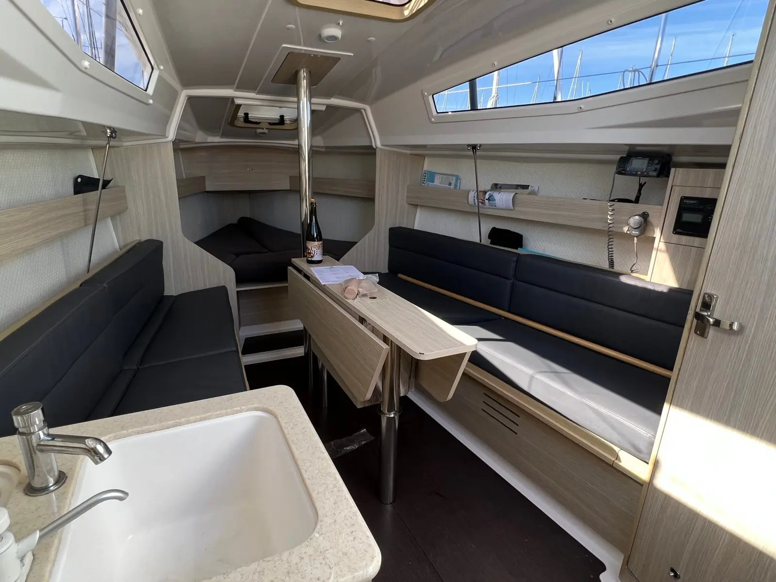 Sirocco, Interior image