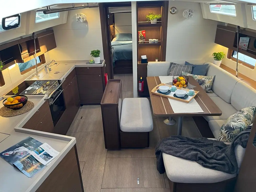 NAUTI BUOY, Interior image