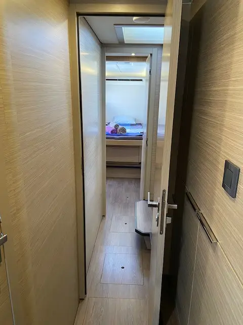 Star of the Seas IV, Hallway