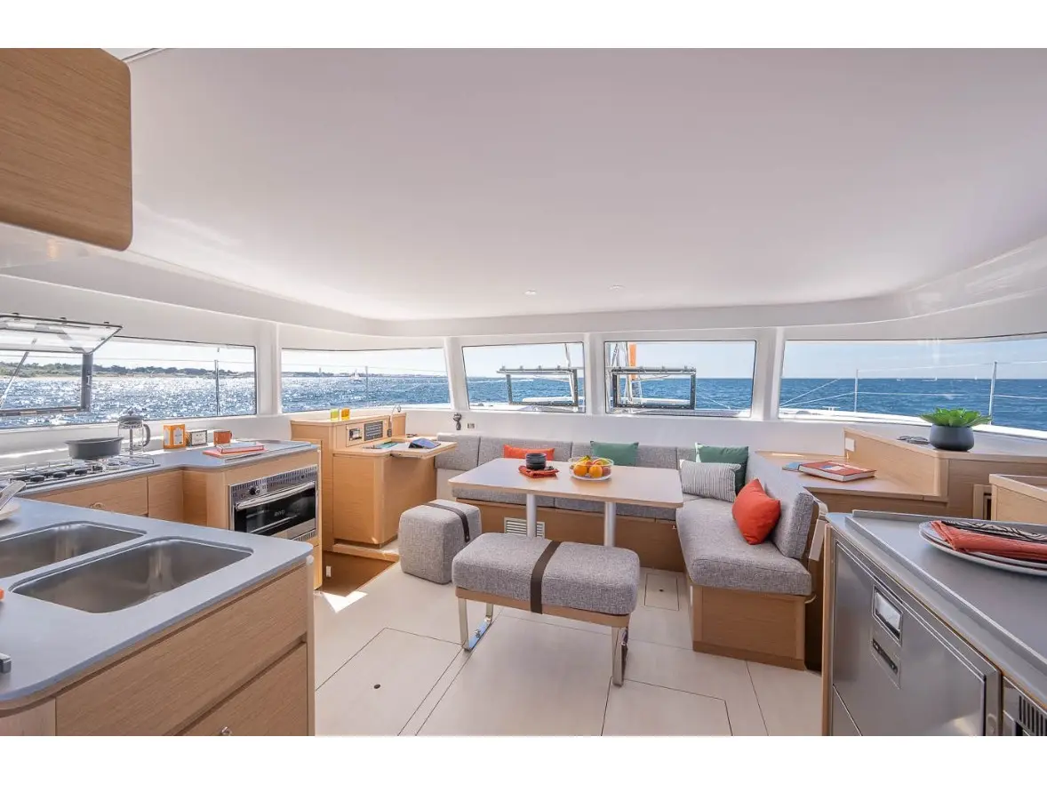 Salty 3, Interior image