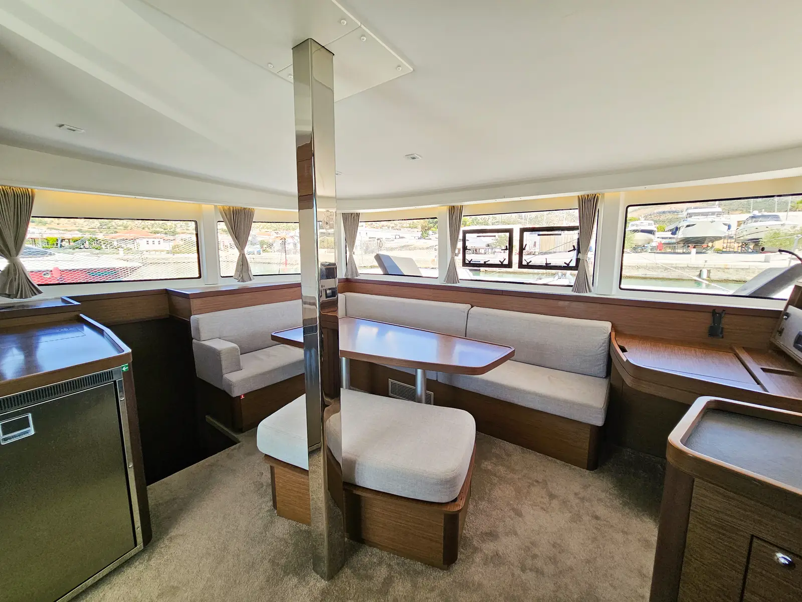 NERA, Interior image