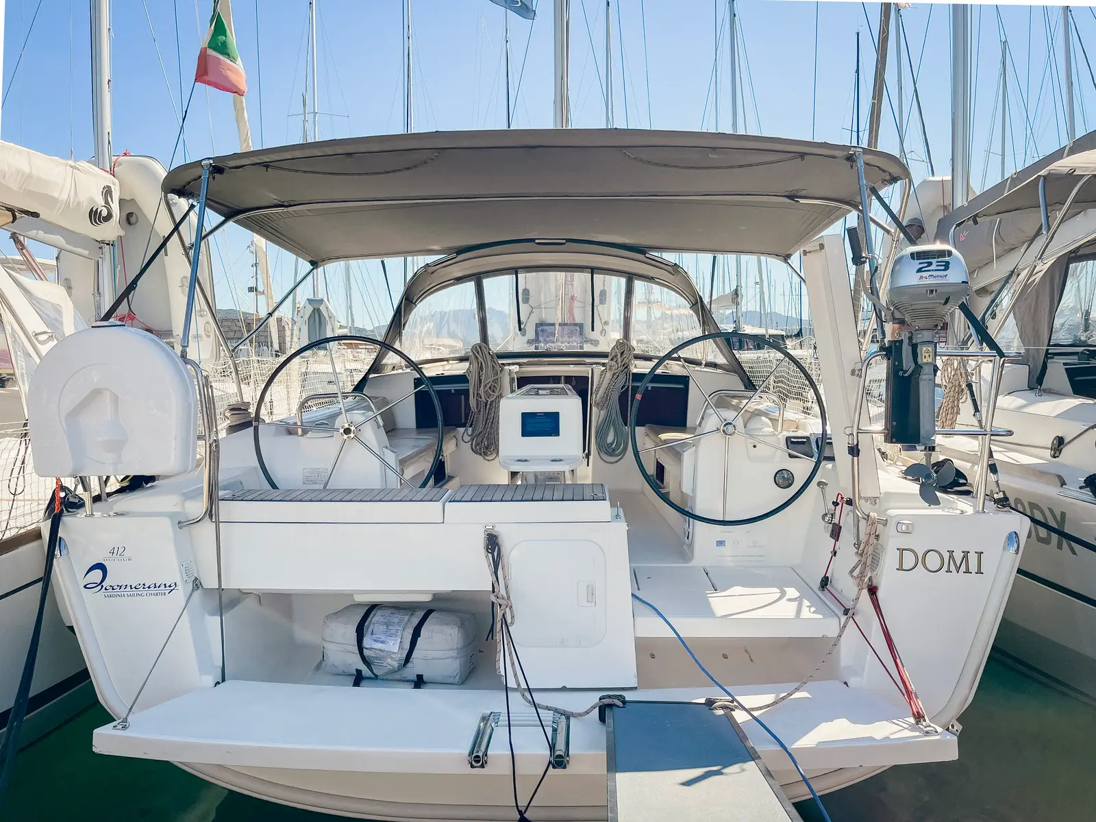 Domi, Main image