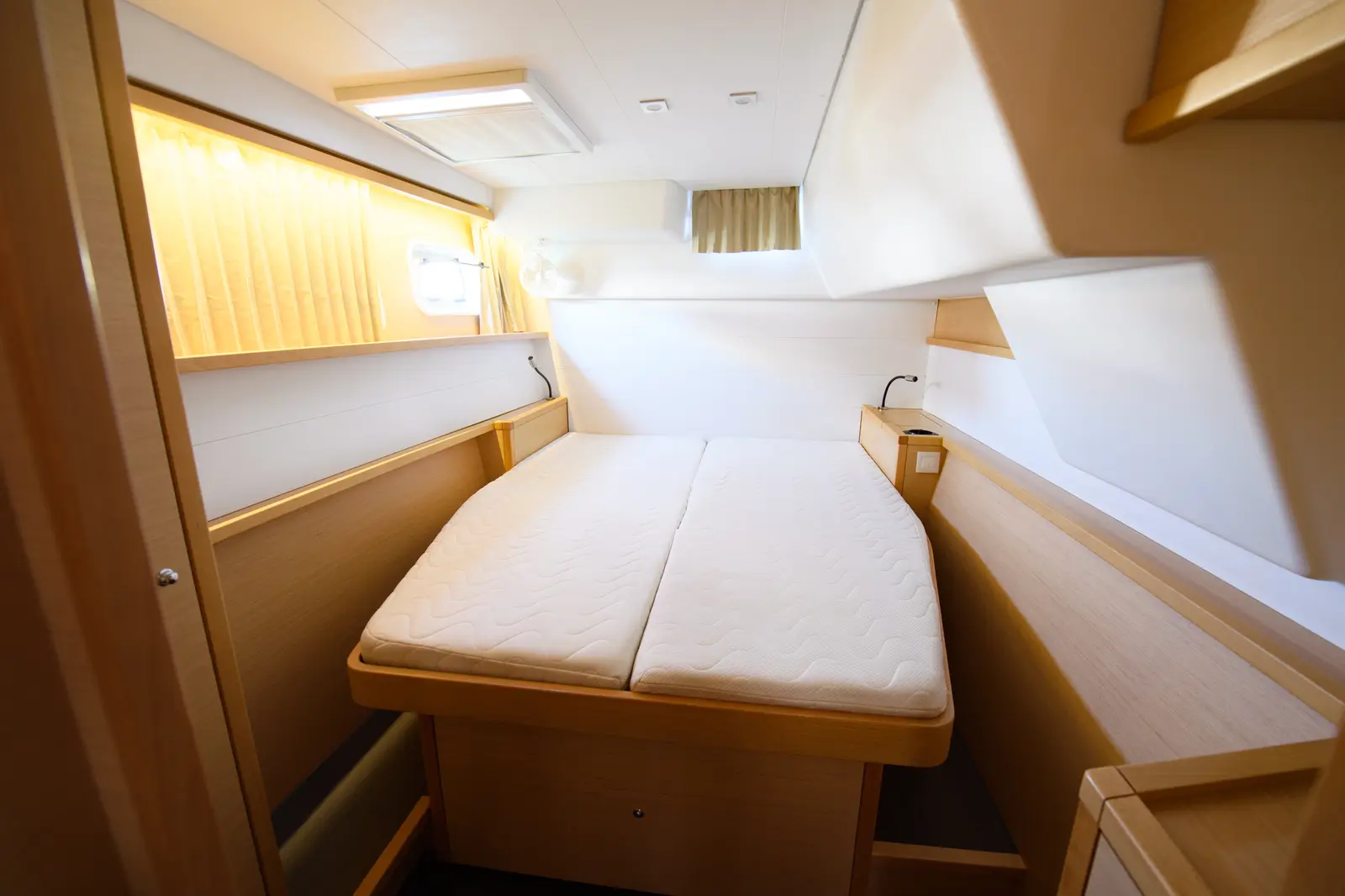 Athina (Pax 12), photograph 16
