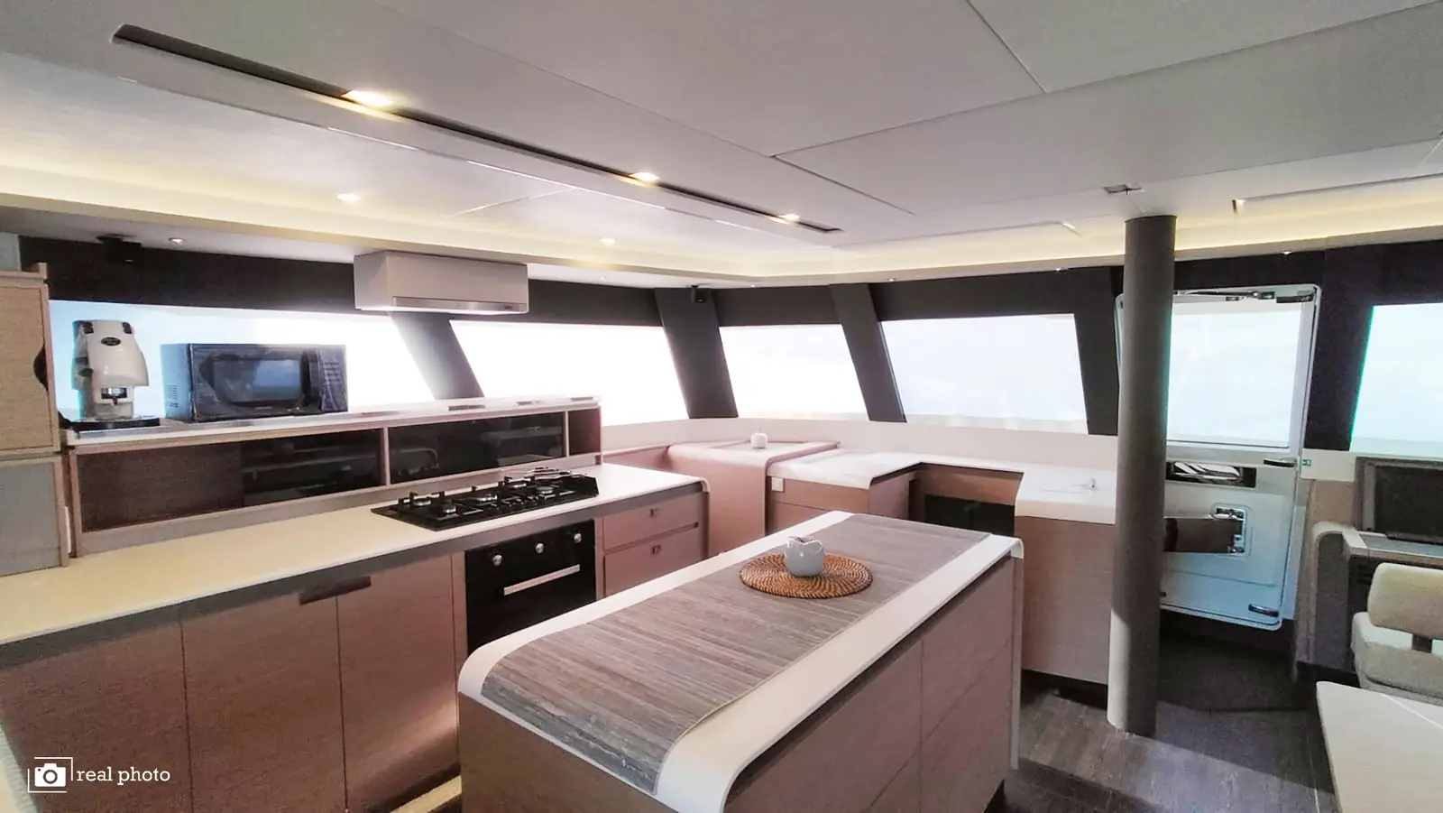 Libertà - Luxury Catamaran, A/C, Generator, Water maker, Solar panel, photograph 9