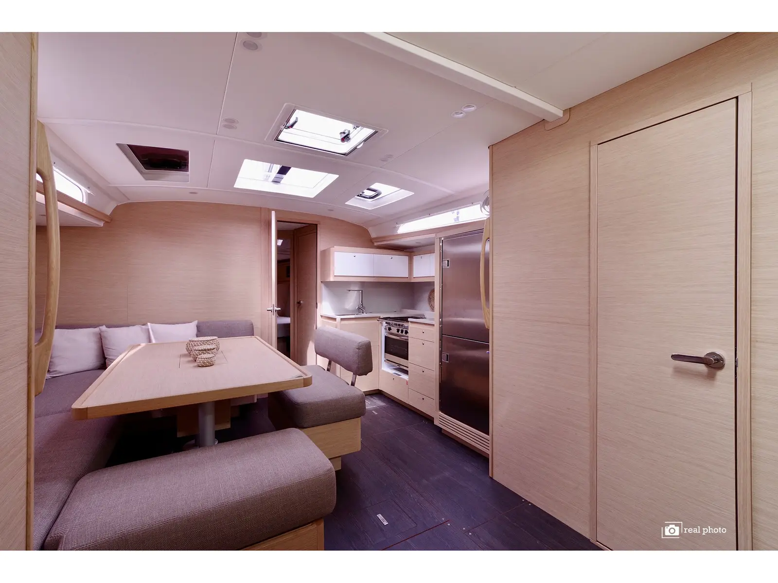 Perla - Water maker, Solar Panel, Interior image