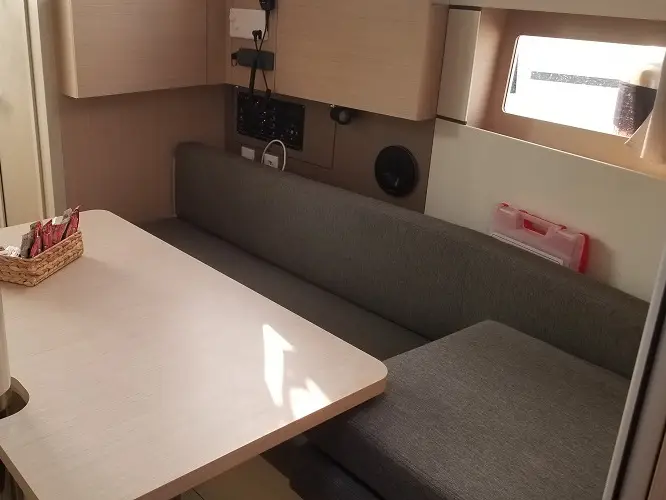 Rosa Bella, Interior image