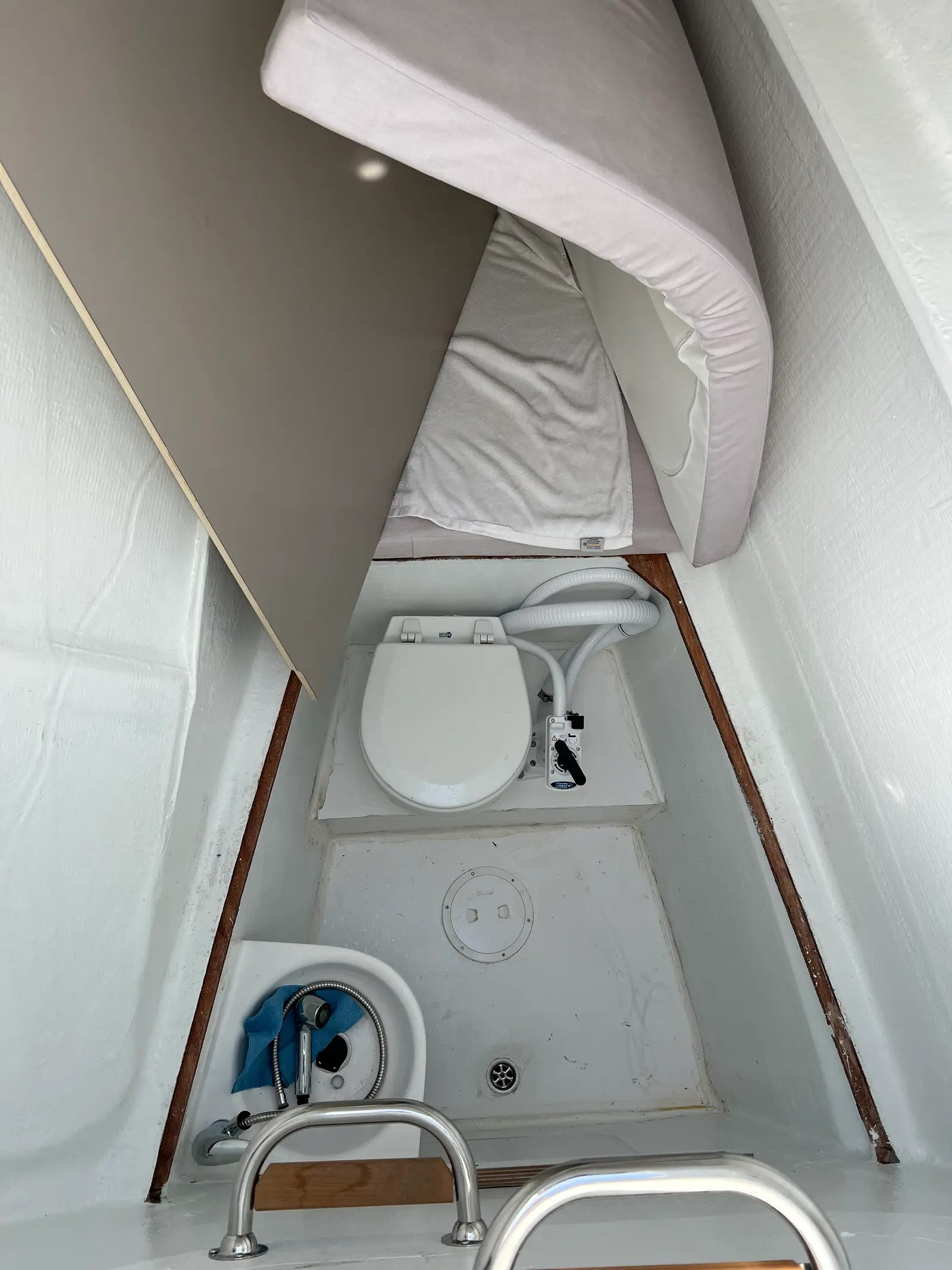 Star Velvet (A/C, Generator, Water Maker, dishwasher), photograph 15