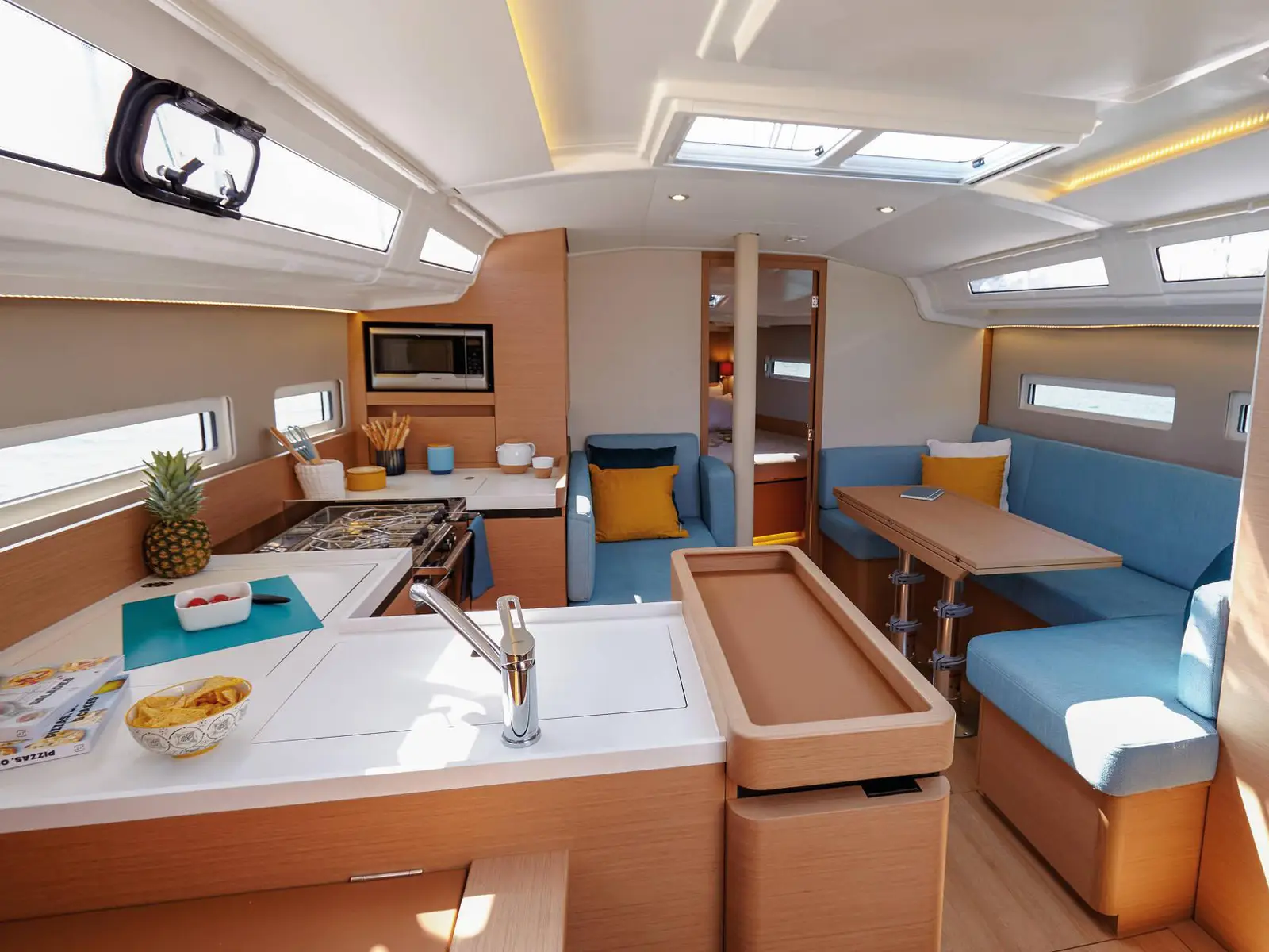 Alma Libre VI, Interior image