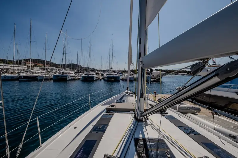 Nada, Dufour 48