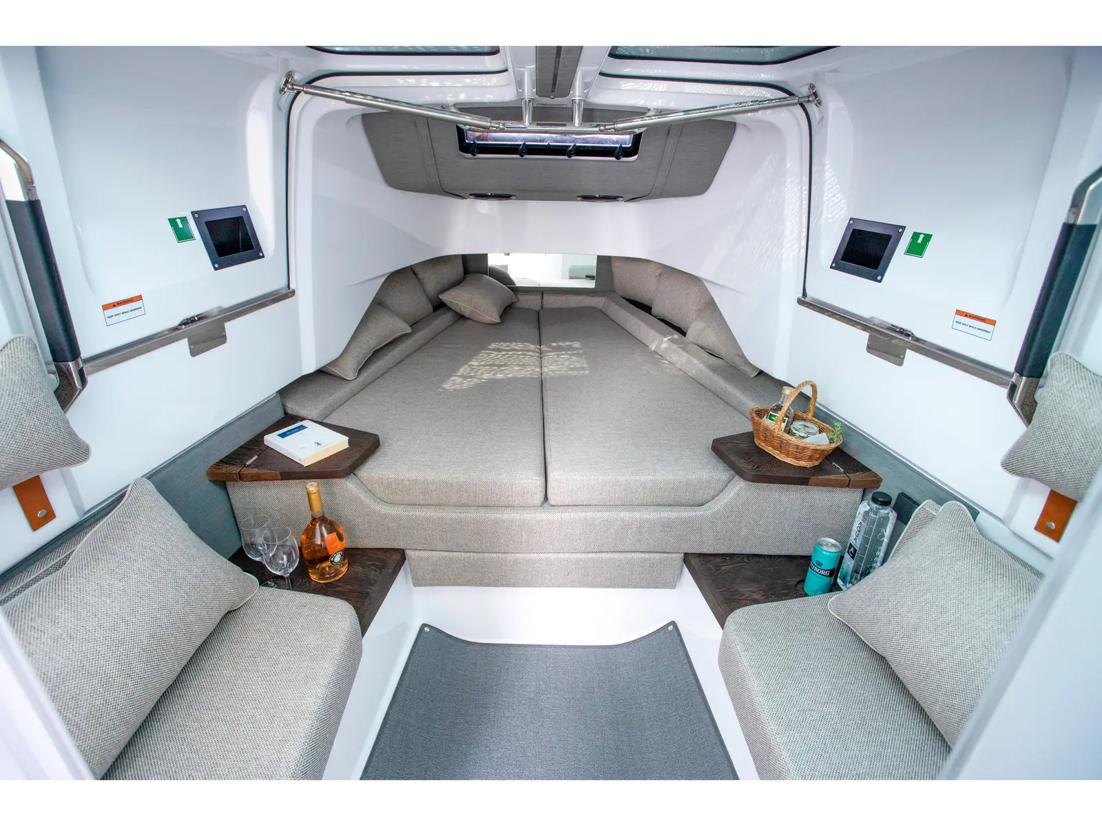 PARALOS, Interior image