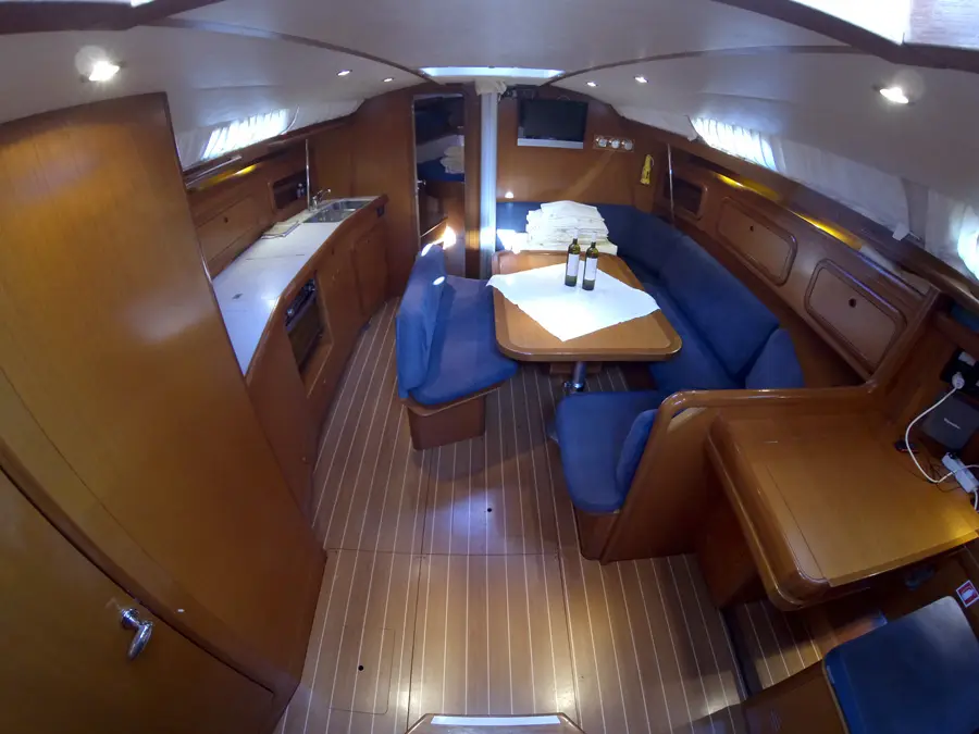 Skalice, Interior image