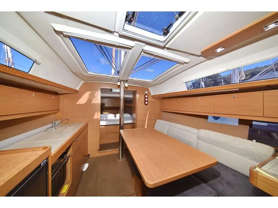 Wanderlust, Interior image