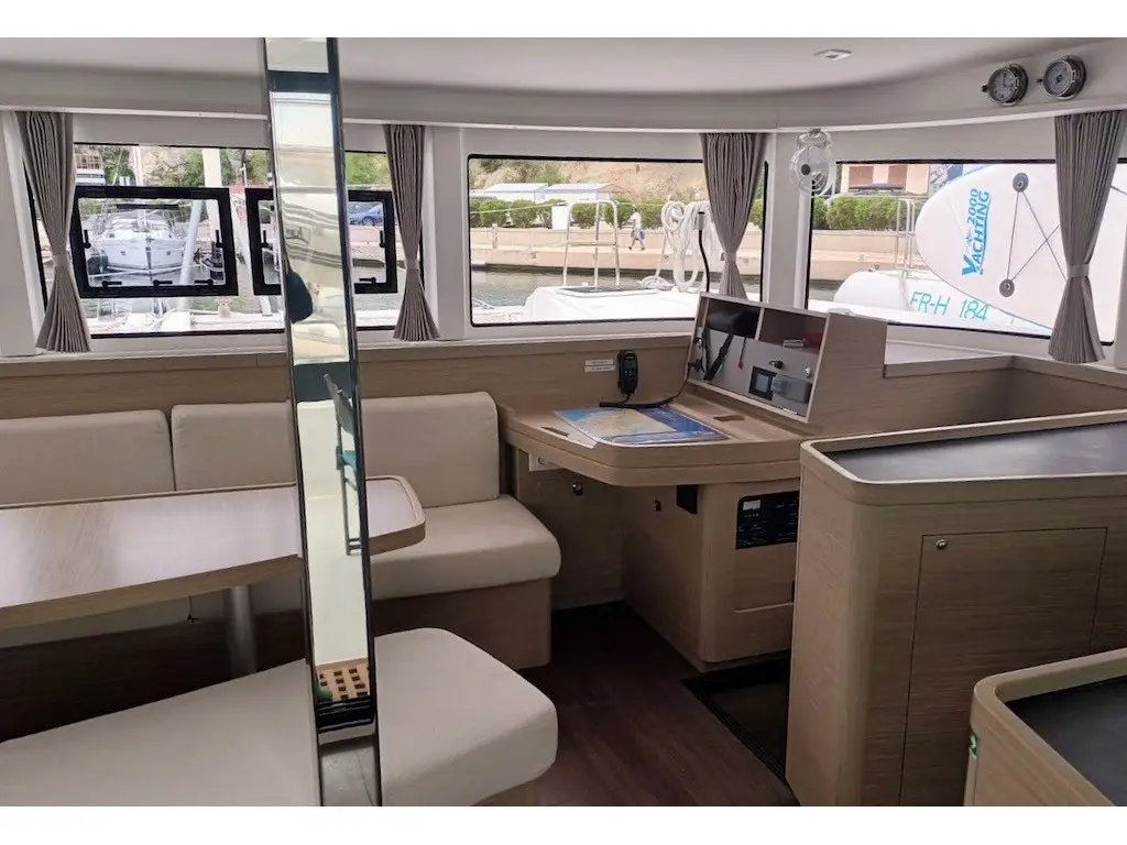 GRAND DELUXE III, Interior image
