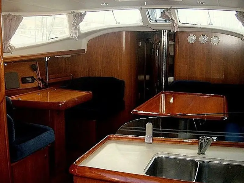 GABRIJELA II, Interior image