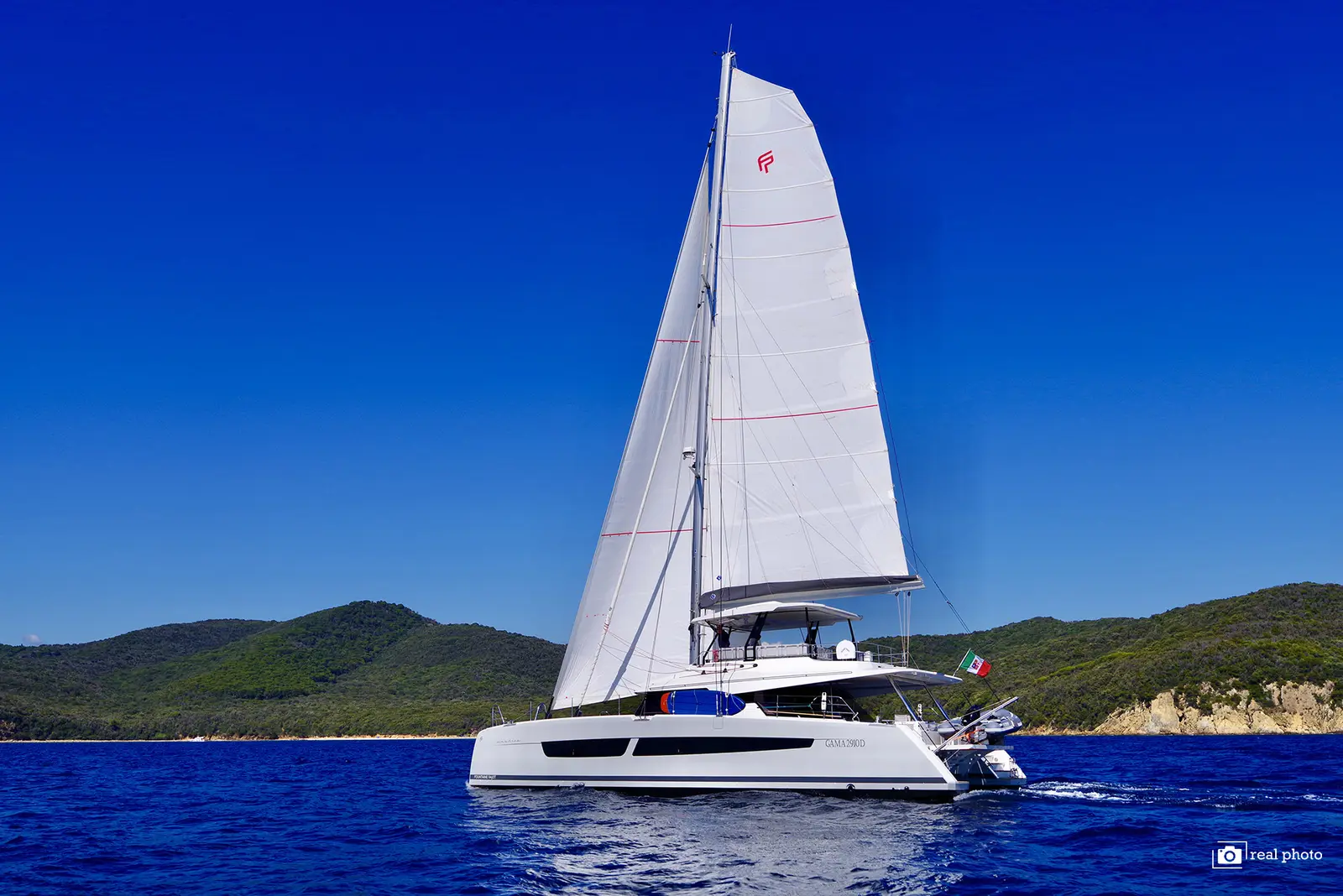 Maurice - Luxury Catamaran, A/C, Generator, Water maker, photograph 13
