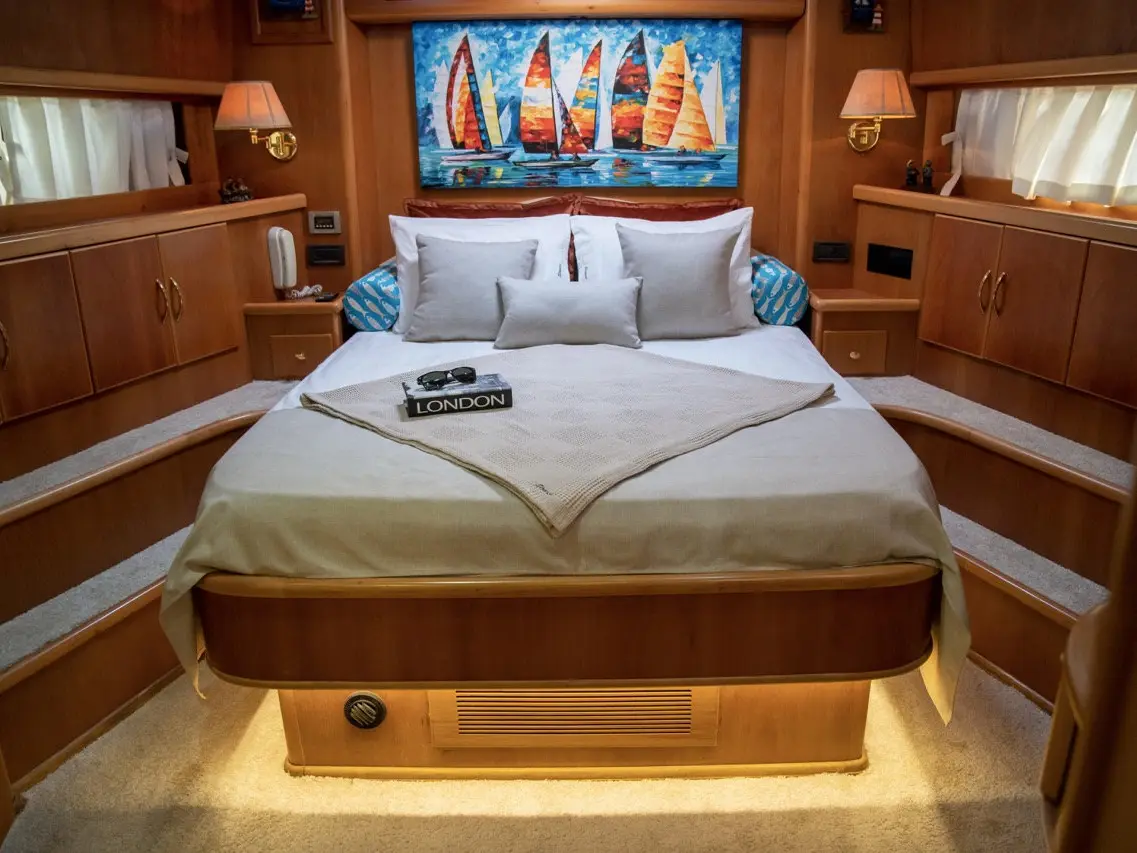 SIROCCO, Interior image