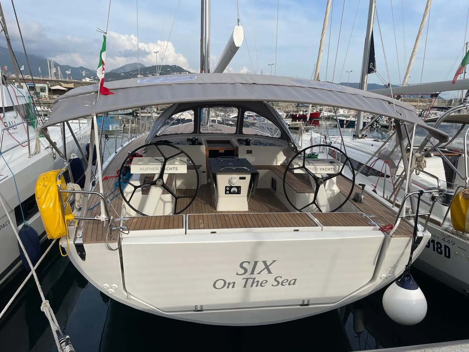 Six on the Sea, foto 31
