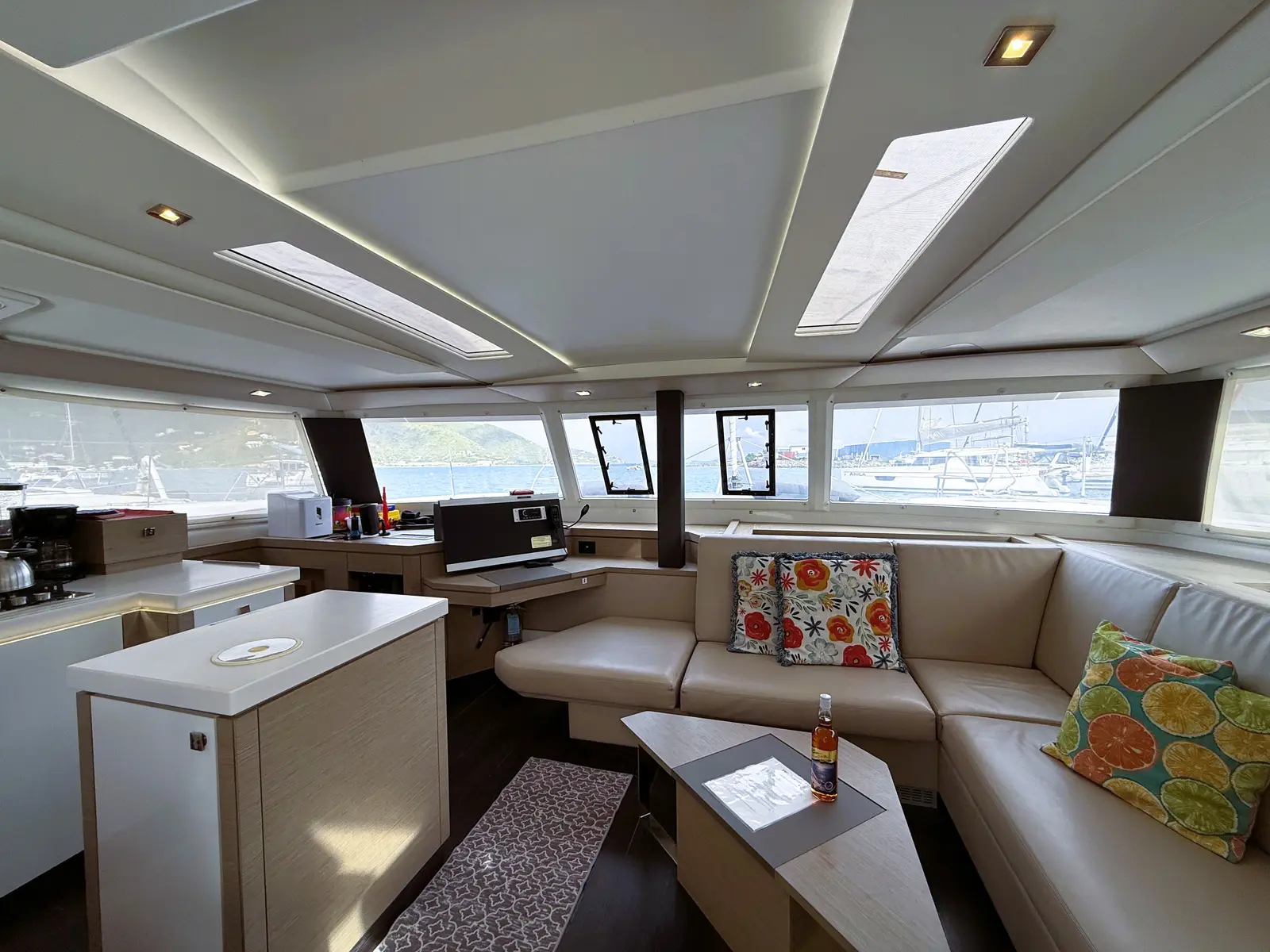 Parrot Ice, Interior image