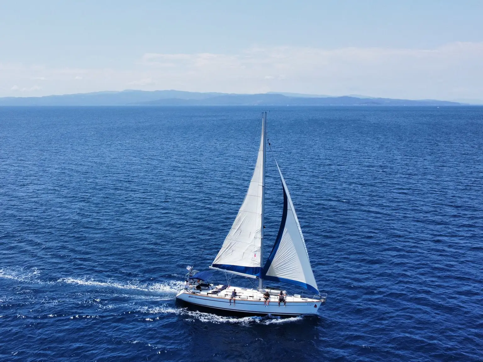 Efploia, Main image