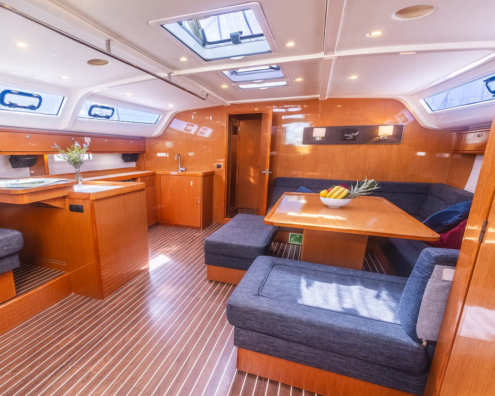 Vivi (Stbd Aft Double ensuite cabin), Interior image