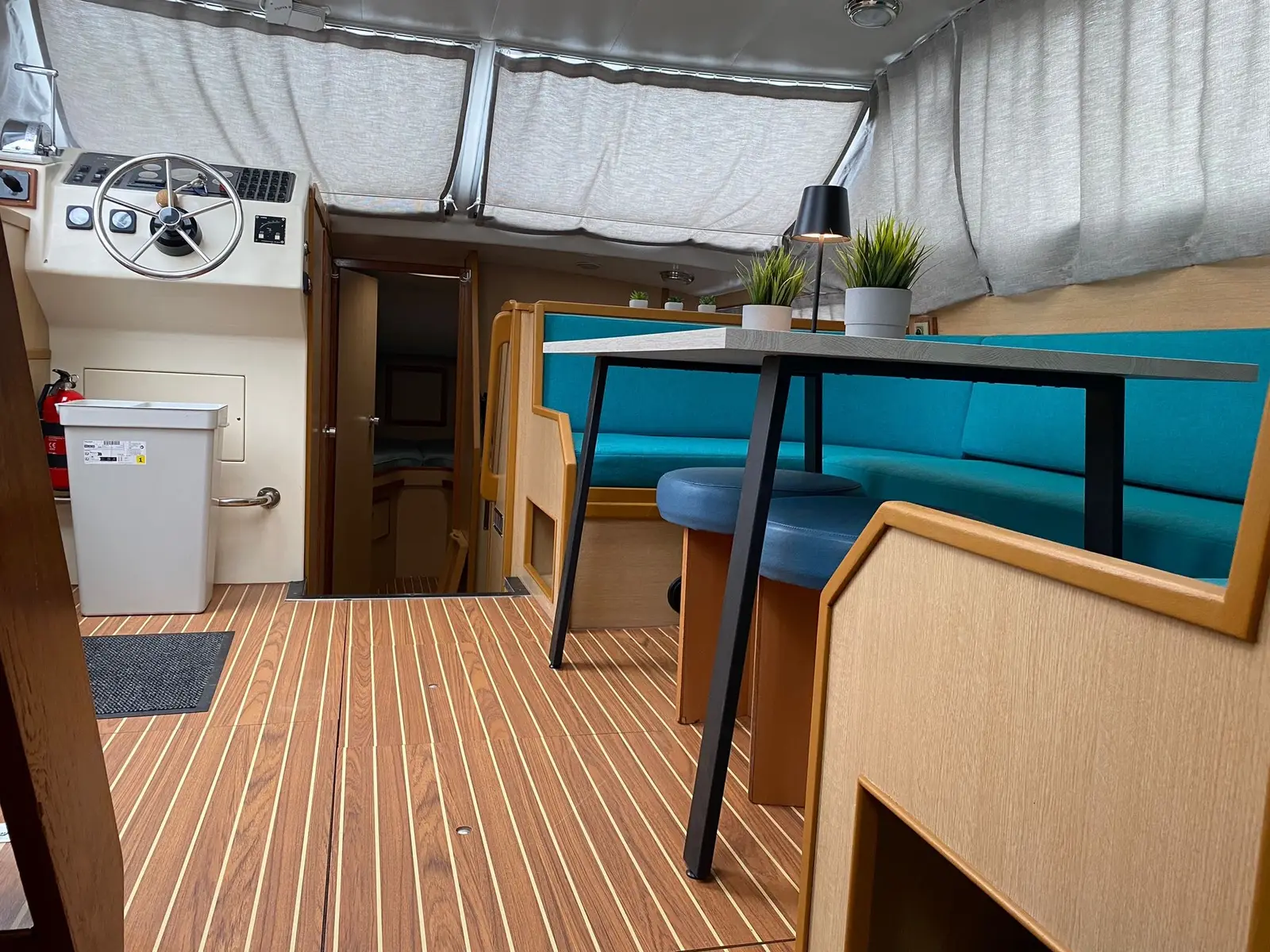 2402, photograph 24