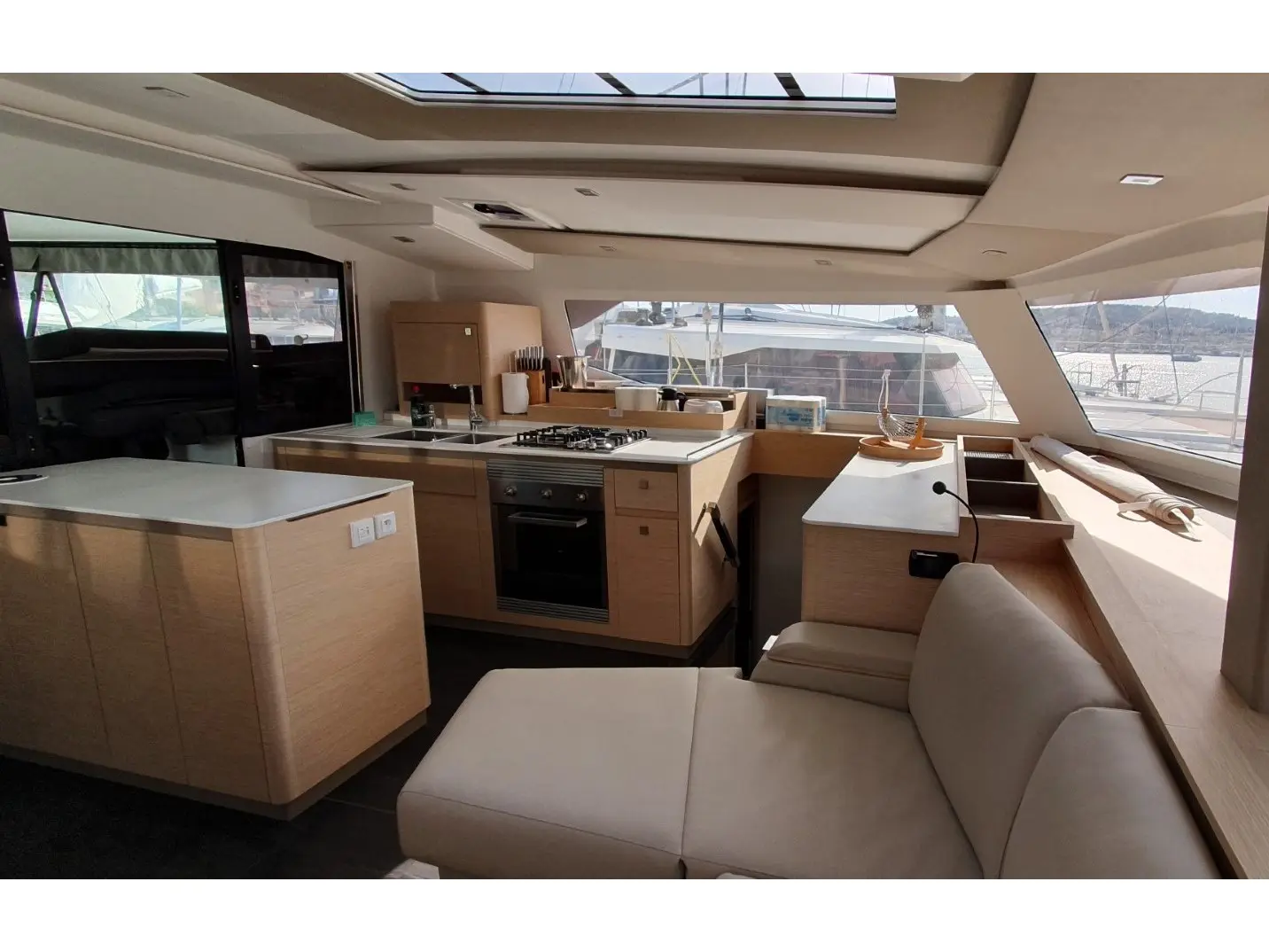 PRINCESS, Interior image