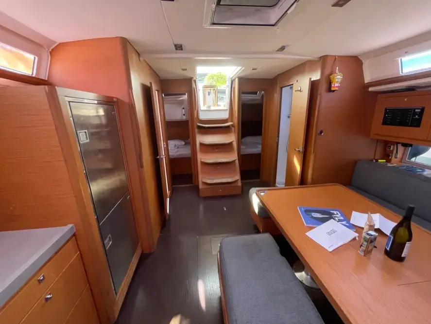 AF-D470, Interior image