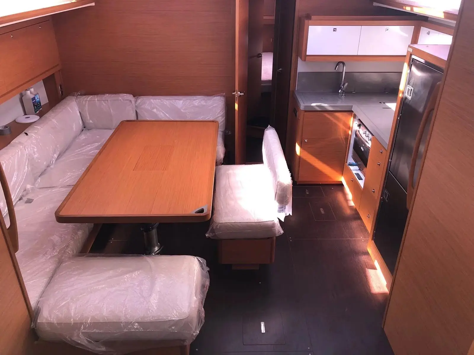 Briseide, Interior image