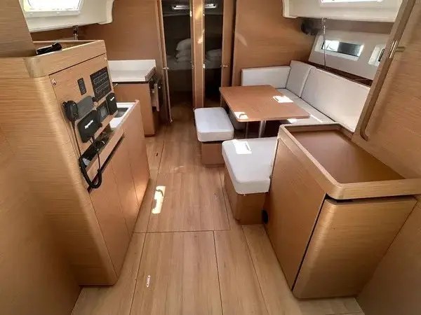 Melusina, Interior image