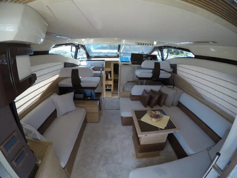 LUMA, Interior image