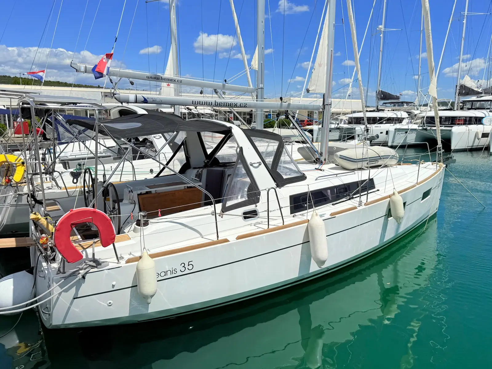 Vendy, Main image